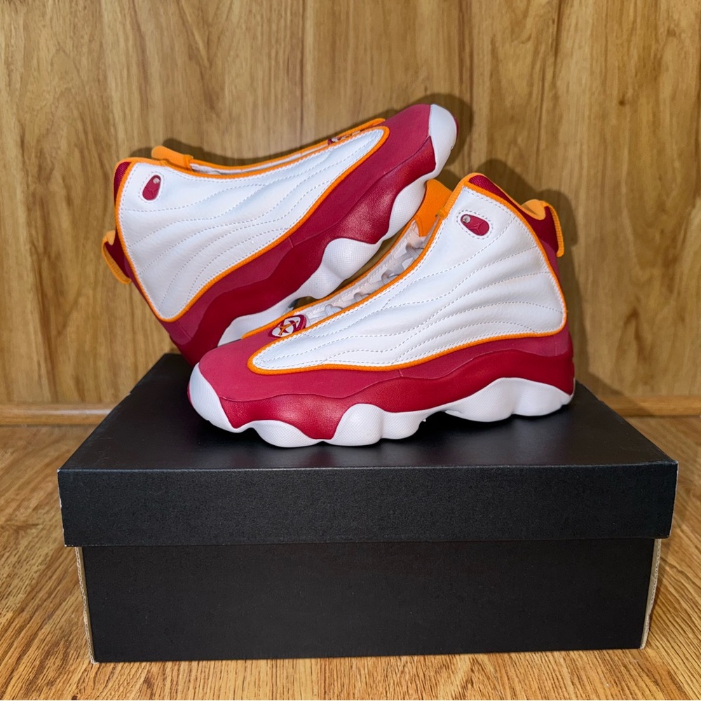 NEW Nike Jordan Pro Strong sneakers, size 4.5Y